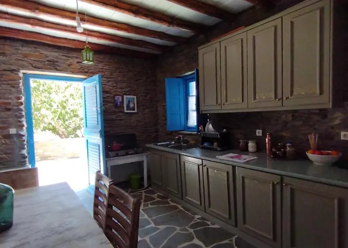 Kalamonari Nature House, Cycladic Wilderness Rogon